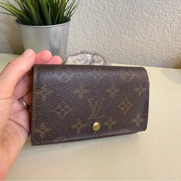 PROJECT WALLET - Louis Vuitton Monogram Tressor Wallet - Picture 1 of 10